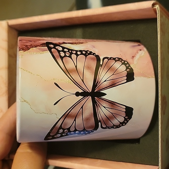 New in box lavender candle - Picture 6 of 10